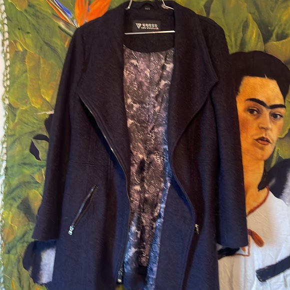 Guess coat women xl. Great fit curves to your body. Gently used. Good condition - Picture 4 of 7